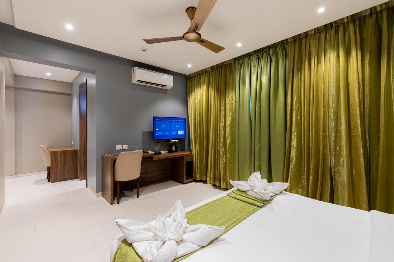 Hotel Seven Oaks Navi Mumbai Dış mekan fotoğraf