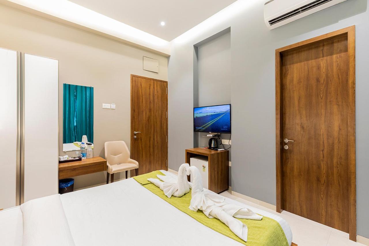 Hotel Seven Oaks Navi Mumbai Dış mekan fotoğraf