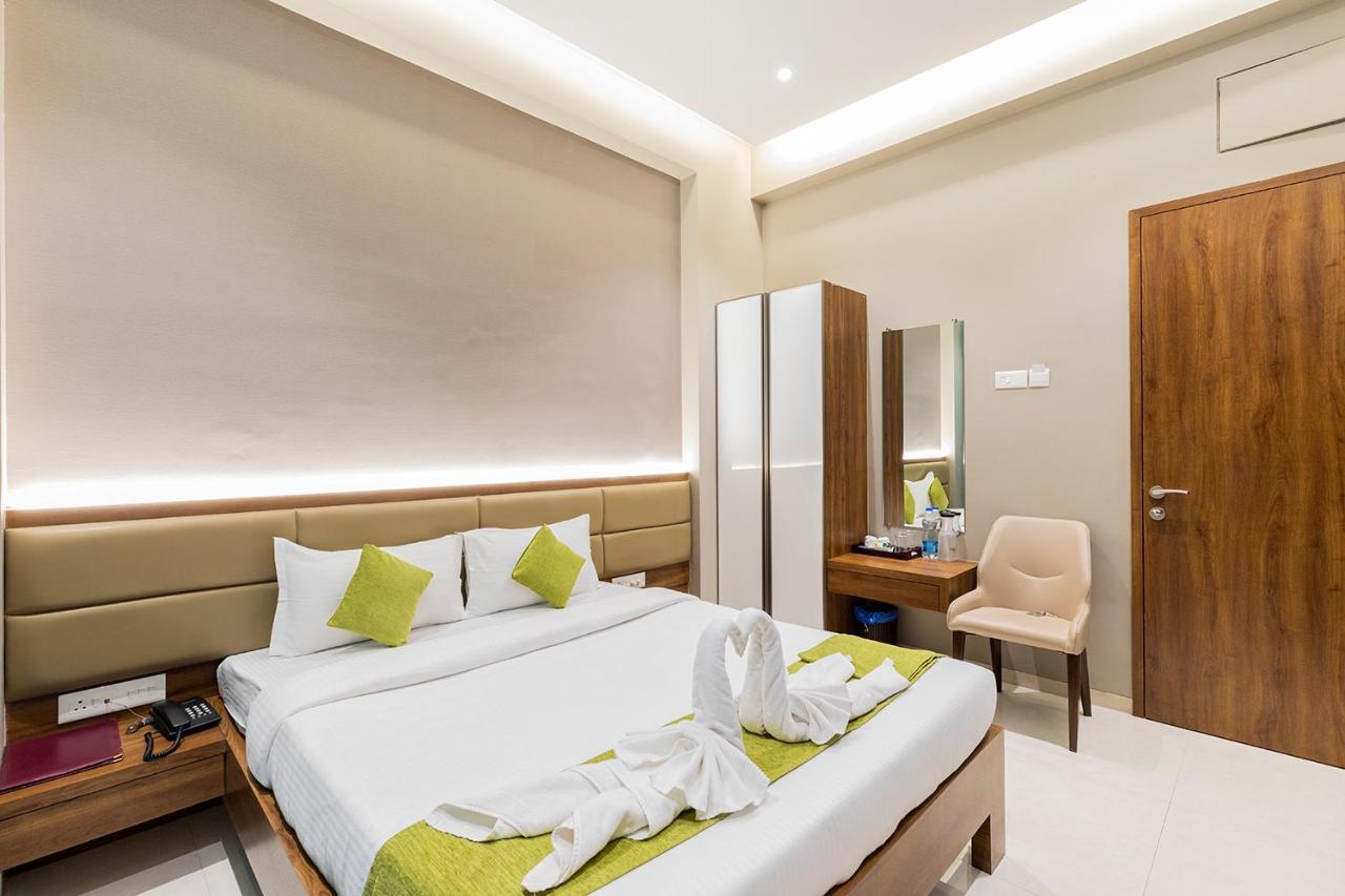 Hotel Seven Oaks Navi Mumbai Dış mekan fotoğraf