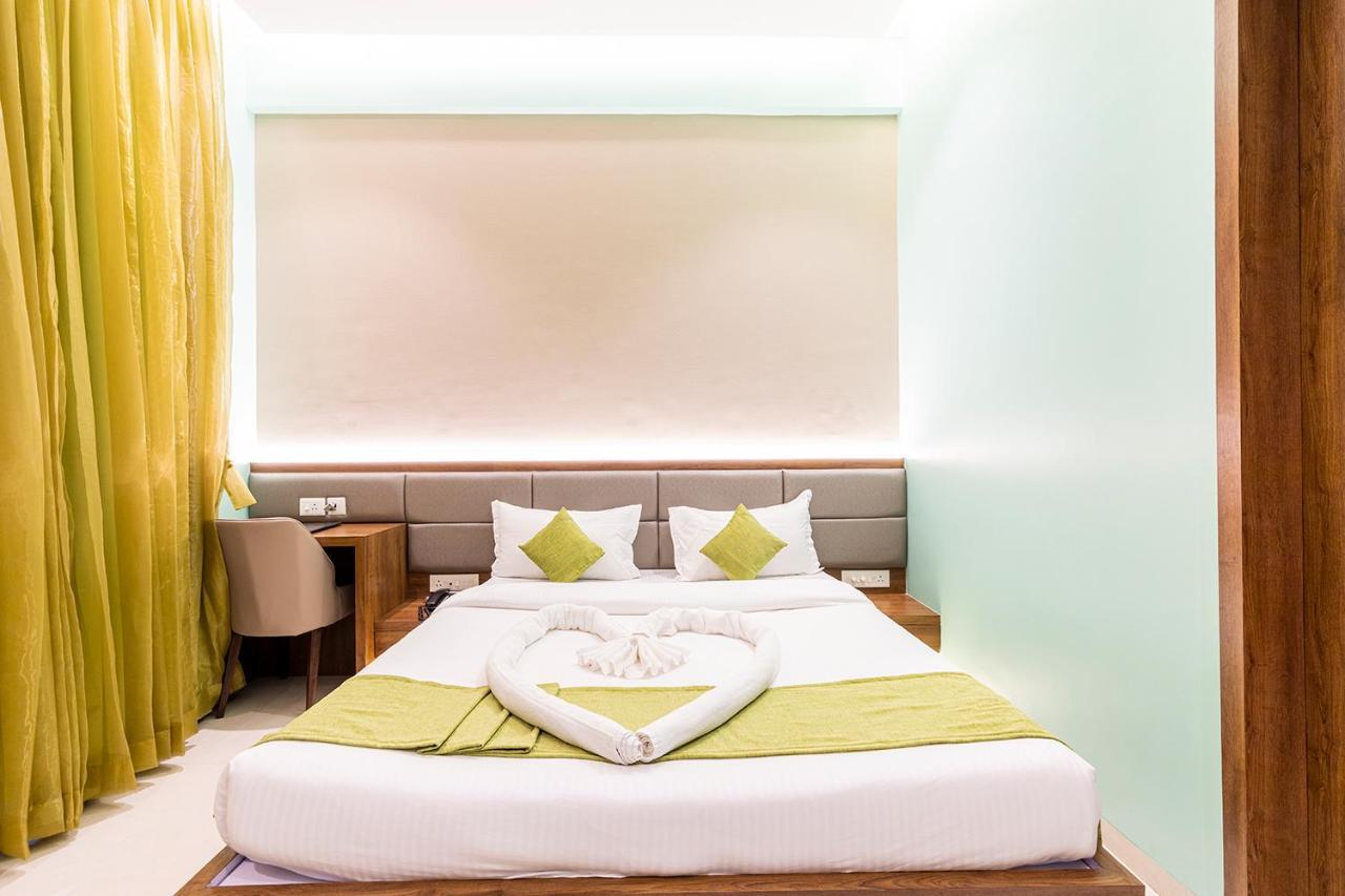 Hotel Seven Oaks Navi Mumbai Dış mekan fotoğraf