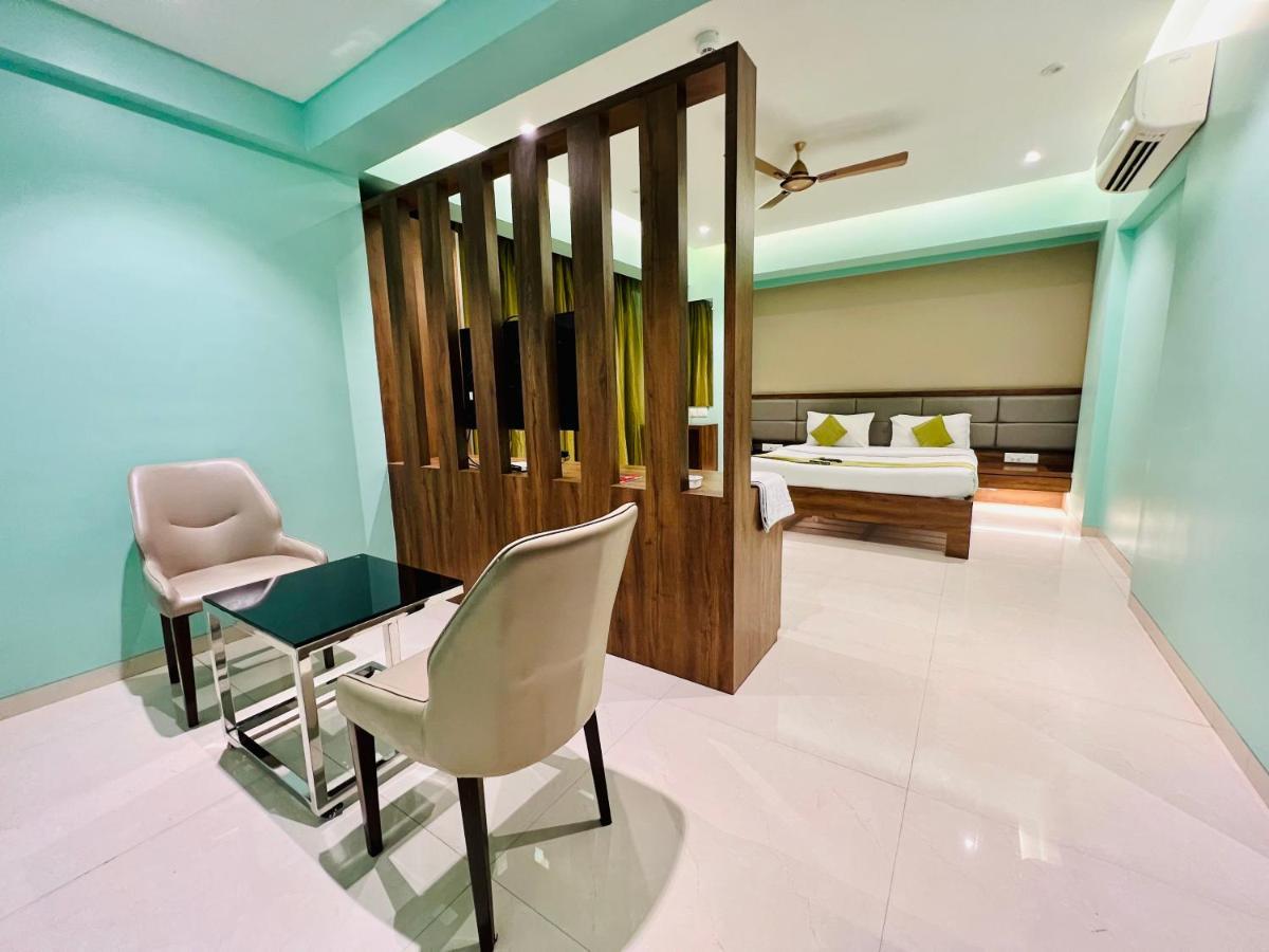 Hotel Seven Oaks Navi Mumbai Dış mekan fotoğraf