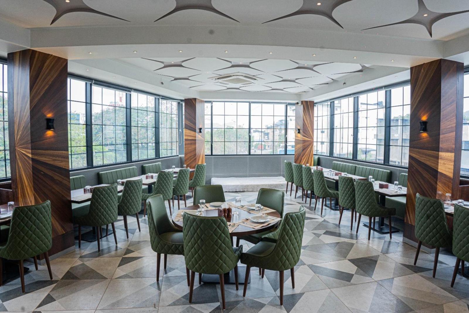 Hotel Seven Oaks Navi Mumbai Dış mekan fotoğraf