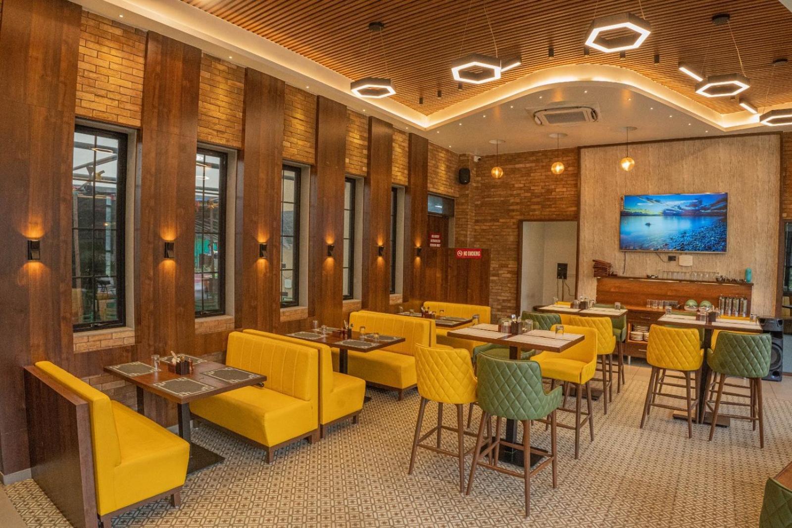 Hotel Seven Oaks Navi Mumbai Dış mekan fotoğraf