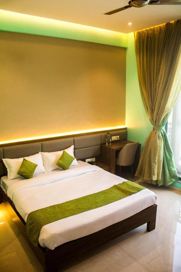 Hotel Seven Oaks Navi Mumbai Dış mekan fotoğraf